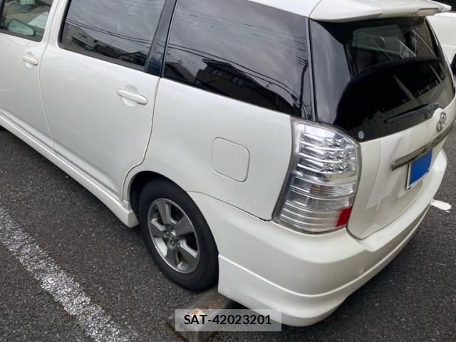Toyota WISH 2005-04 8379886-3