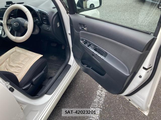 Toyota WISH 2005-04 8379886-8