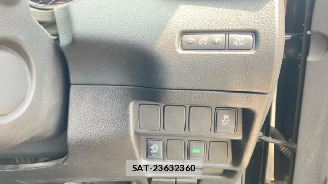 Nissan X-TRAIL 2014-04 8378993-14