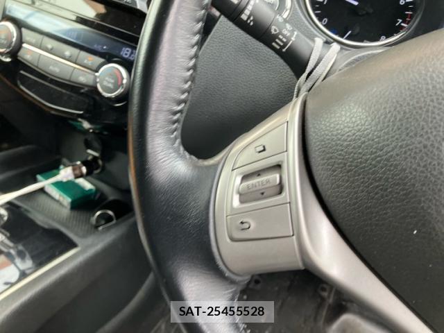 Nissan X-TRAIL 2015-09 8379038-10