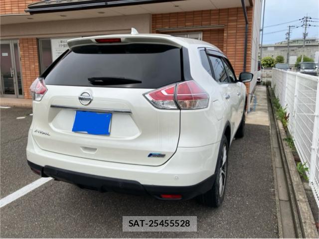 Nissan X-TRAIL 2015-09 8379038-13