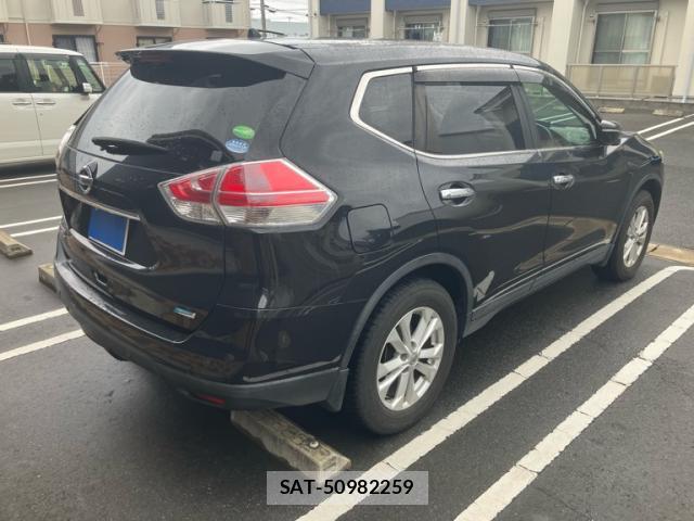 Nissan X-TRAIL 2015-12 8379063-2