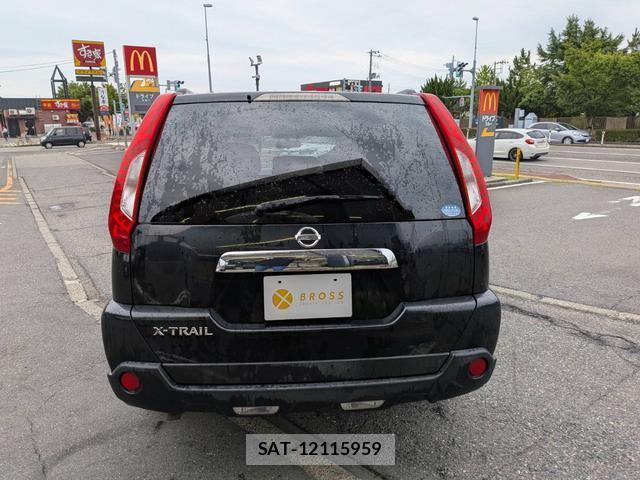 Nissan X-TRAIL 2013-08 8379279-1