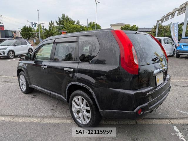 Nissan X-TRAIL 2013-08 8379279-11