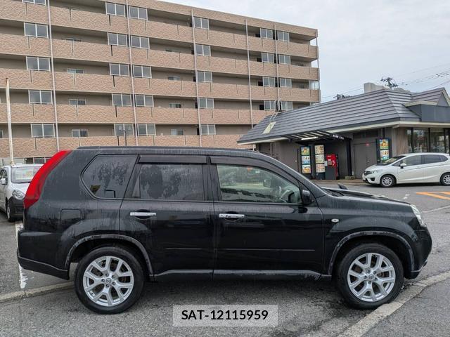 Nissan X-TRAIL 2013-08 8379279-2