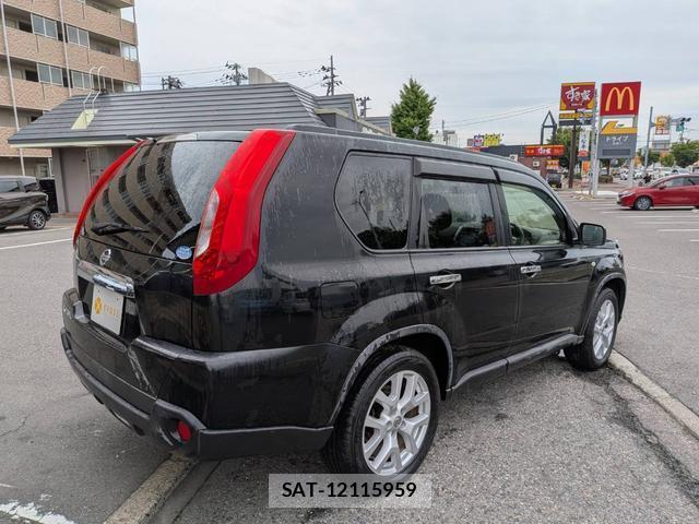 Nissan X-TRAIL 2013-08 8379279-3
