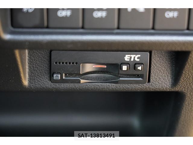 Suzuki X BEE 2018-04 8379923-9