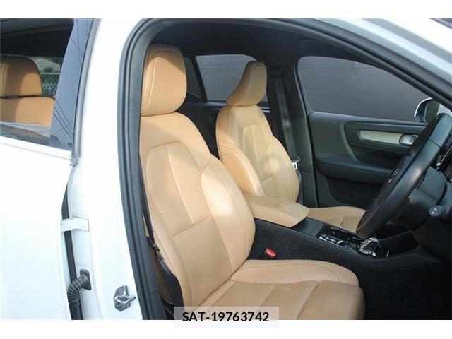 Volvo XC40 2019-11 8379731-15