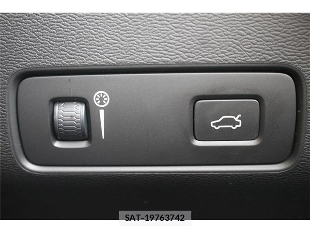 Volvo XC40 2019-11 8379731-3