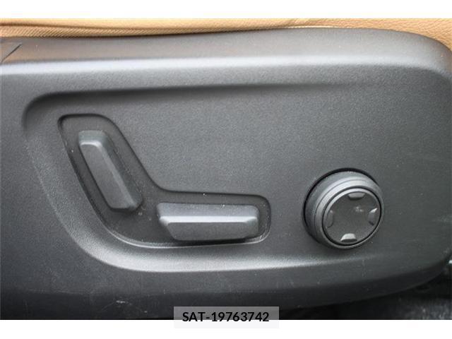 Volvo XC40 2019-11 8379731-4