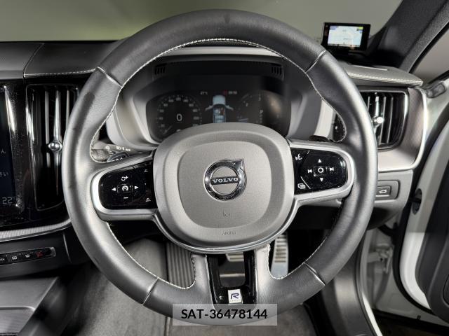 Volvo XC60 2020-01 8379536-6