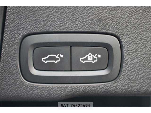 Volvo XC60 2018-09 8379730-2