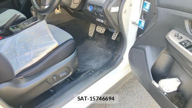Subaru XV HYBRID 2013-11 8378926-5