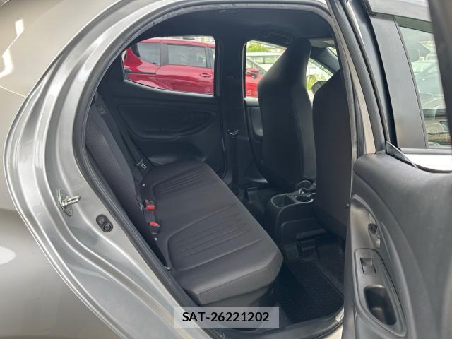 Toyota YARIS 2021-01 8378613-11