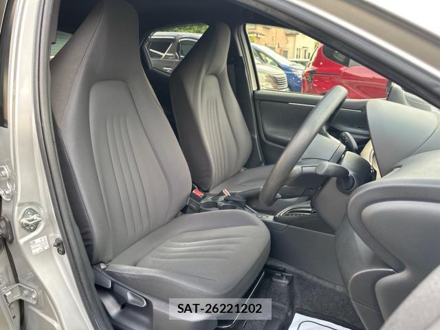 Toyota YARIS 2021-01 8378613-9