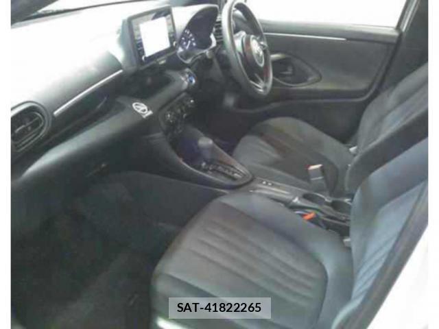 Toyota YARIS 2022-04 8378803-2