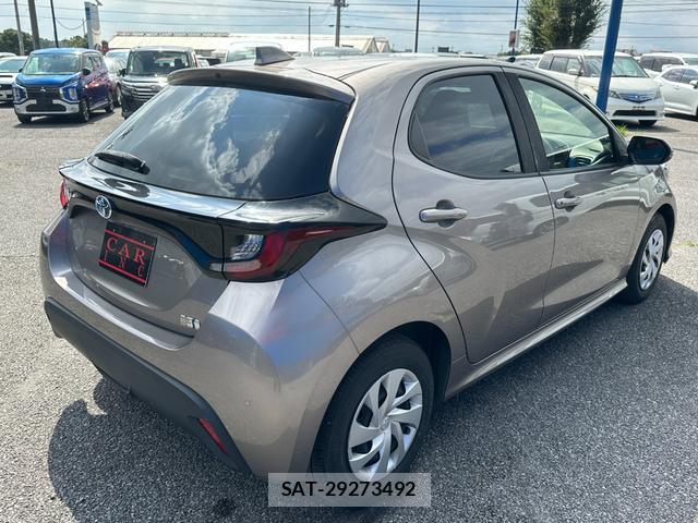 Toyota YARIS 2021-09 8379330-10