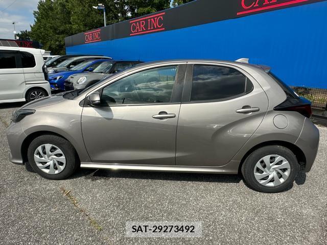Toyota YARIS 2021-09 8379330-12