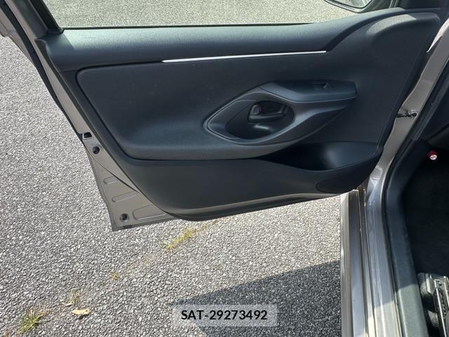 Toyota YARIS 2021-09 8379330-13