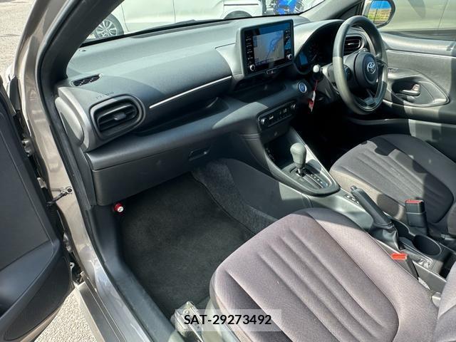 Toyota YARIS 2021-09 8379330-14