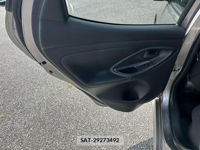Toyota YARIS 2021-09 8379330-16