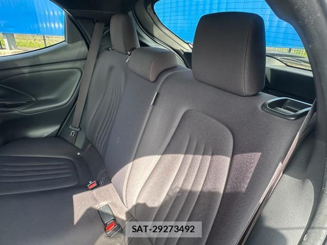 Toyota YARIS 2021-09 8379330-18