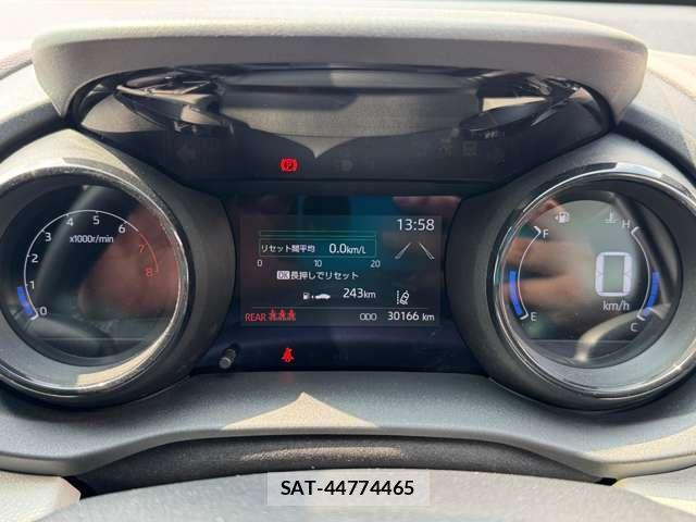Toyota YARIS 2020-06 8380207-10