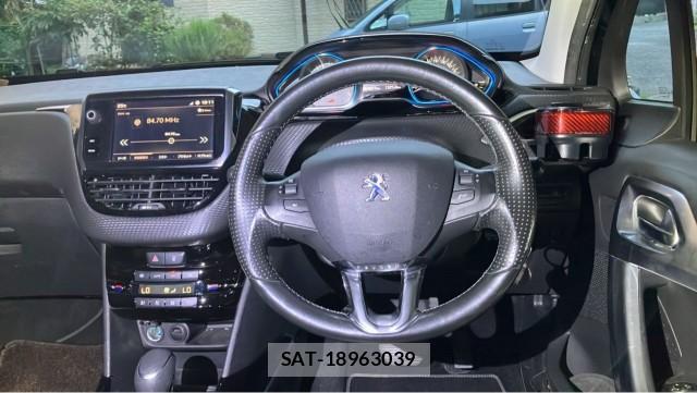 Peugeot 2008 2018-03 8434674-16