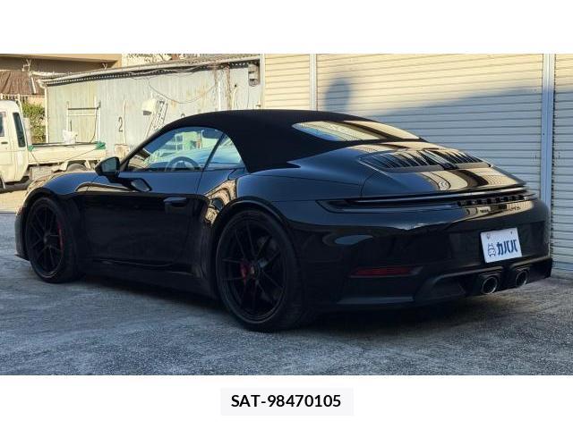 Porsche 911 2025-11 8434413-16