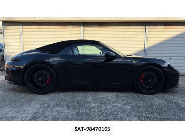 Porsche 911 2025-11 8434413-2
