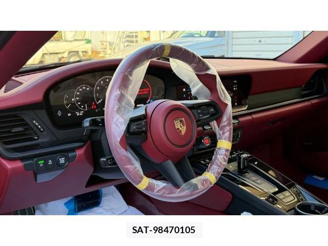 Porsche 911 2025-11 8434413-7