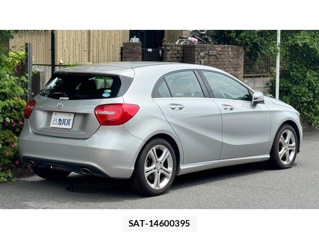Mercedes Benz A-CLASS 2015-10 8434368-18