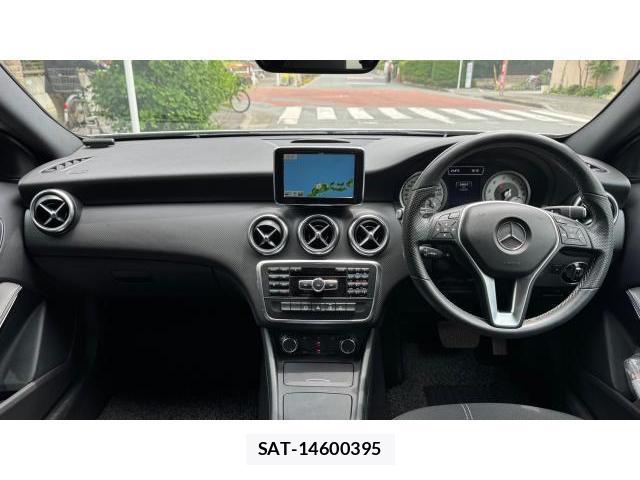 Mercedes Benz A-CLASS 2015-10 8434368-4