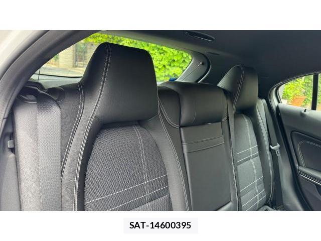 Mercedes Benz A-CLASS 2015-10 8434368-6