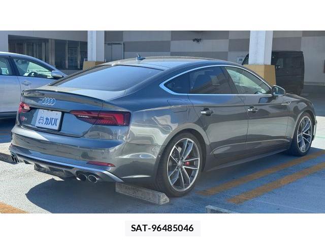 Audi A5 2017-11 8434460-16