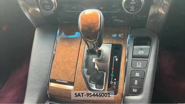 Toyota ALPHARD HYBRID 2017-07 8434686-14