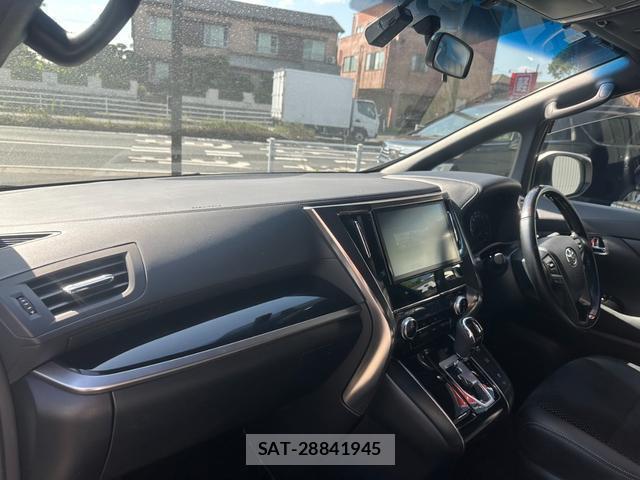 Toyota ALPHARD 2017-09 8435163-16
