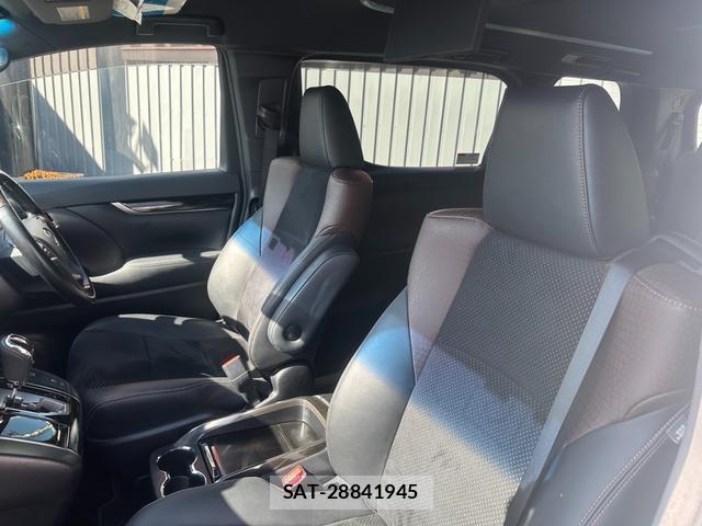 Toyota ALPHARD 2017-09 8435163-18