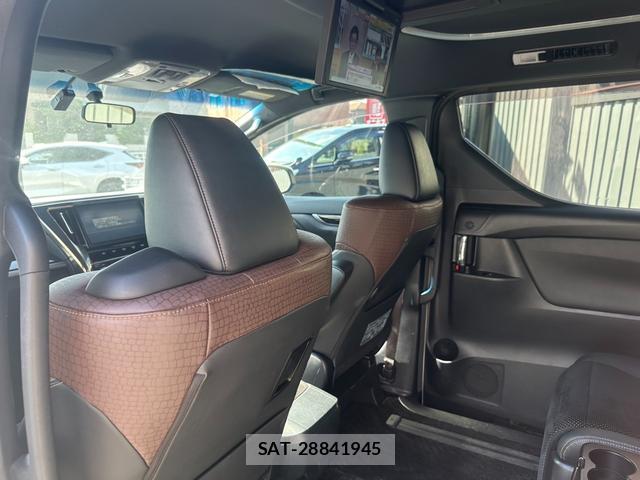 Toyota ALPHARD 2017-09 8435163-19