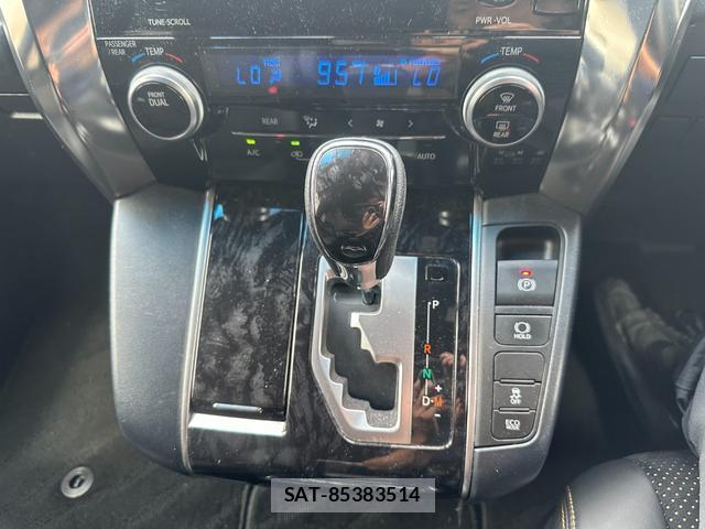 Toyota ALPHARD 2021-04 8435166-8
