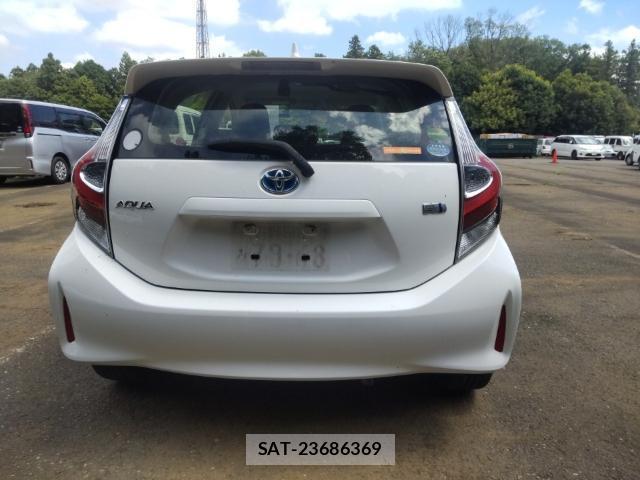 Toyota AQUA 2019-08 8433931-1