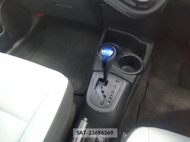 Toyota AQUA 2019-08 8433931-11