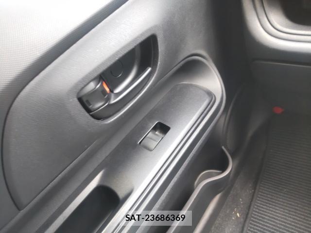 Toyota AQUA 2019-08 8433931-12