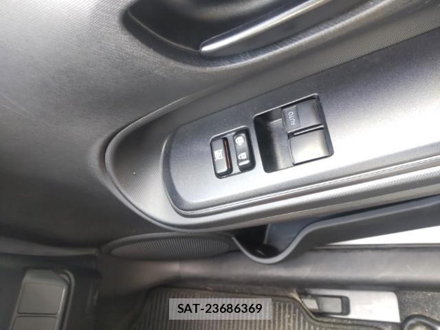 Toyota AQUA 2019-08 8433931-13
