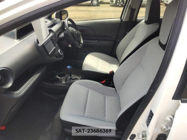 Toyota AQUA 2019-08 8433931-15