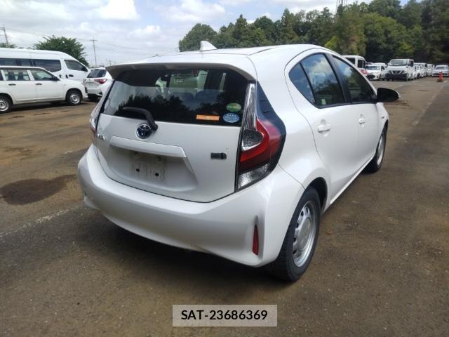 Toyota AQUA 2019-08 8433931-4