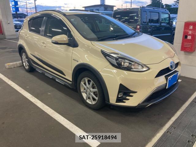 Toyota AQUA 2017-07 8434162-1