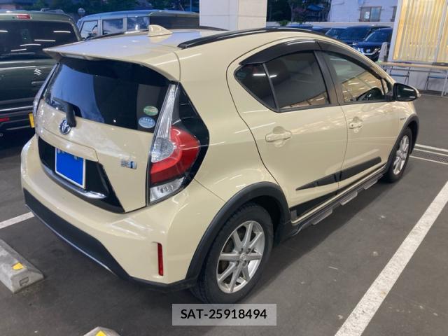 Toyota AQUA 2017-07 8434162-2