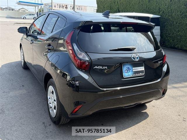 Toyota AQUA 2024-06 8434236-14