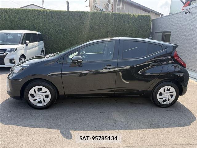 Toyota AQUA 2024-06 8434236-2